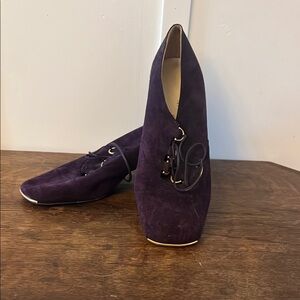 Vintage, Italian-made, Women's Purple Loafers with beautiful gold details